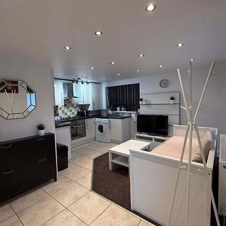 Cosy Guest Suite, West London Hounslow Eksteriør billede