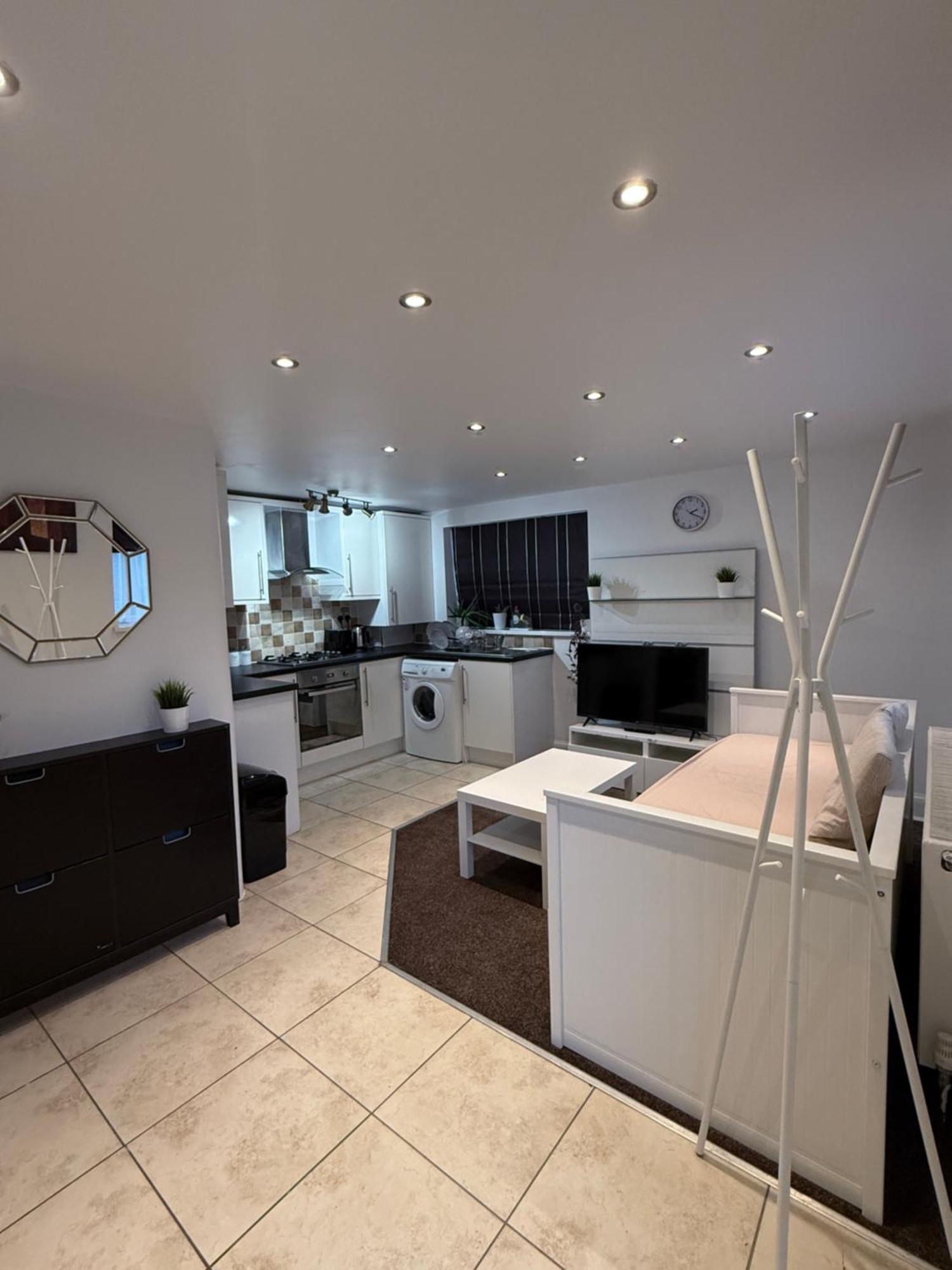 Cosy Guest Suite, West London Hounslow Eksteriør billede